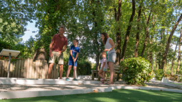 Camping Verébleu, île d'Oléron, Activités, mini-golf, famille, enfants