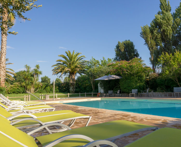 Piscine de calme au Camping Verébleu, camping 5 étoiles à l\'île d\'Oléron